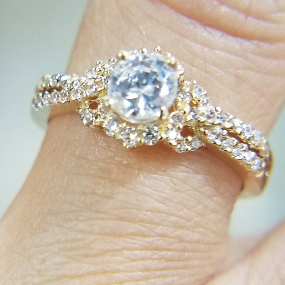 14k Solid Yellow Gold Engagement Ring - Picture 2 of 15