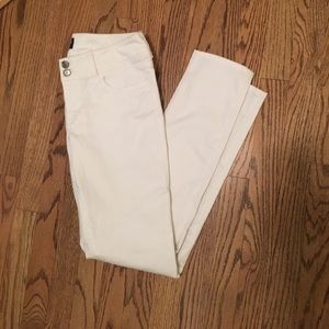 WOMENS SIZE 8 AE WHITE SKINNY JEANS