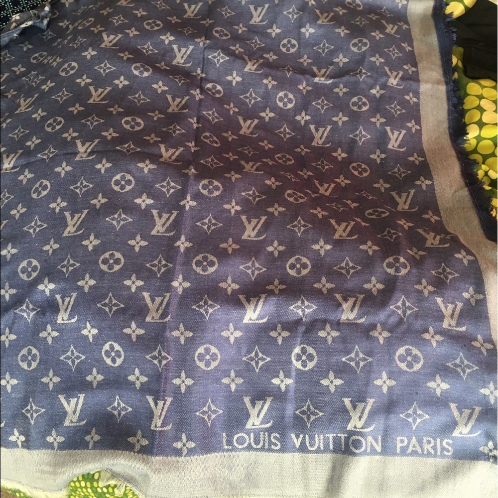 Louis Vuitton scarf