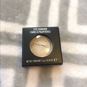 NIB MAC Dazzleshadow in She Sparkles