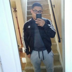 Meet your Posher, Gregory