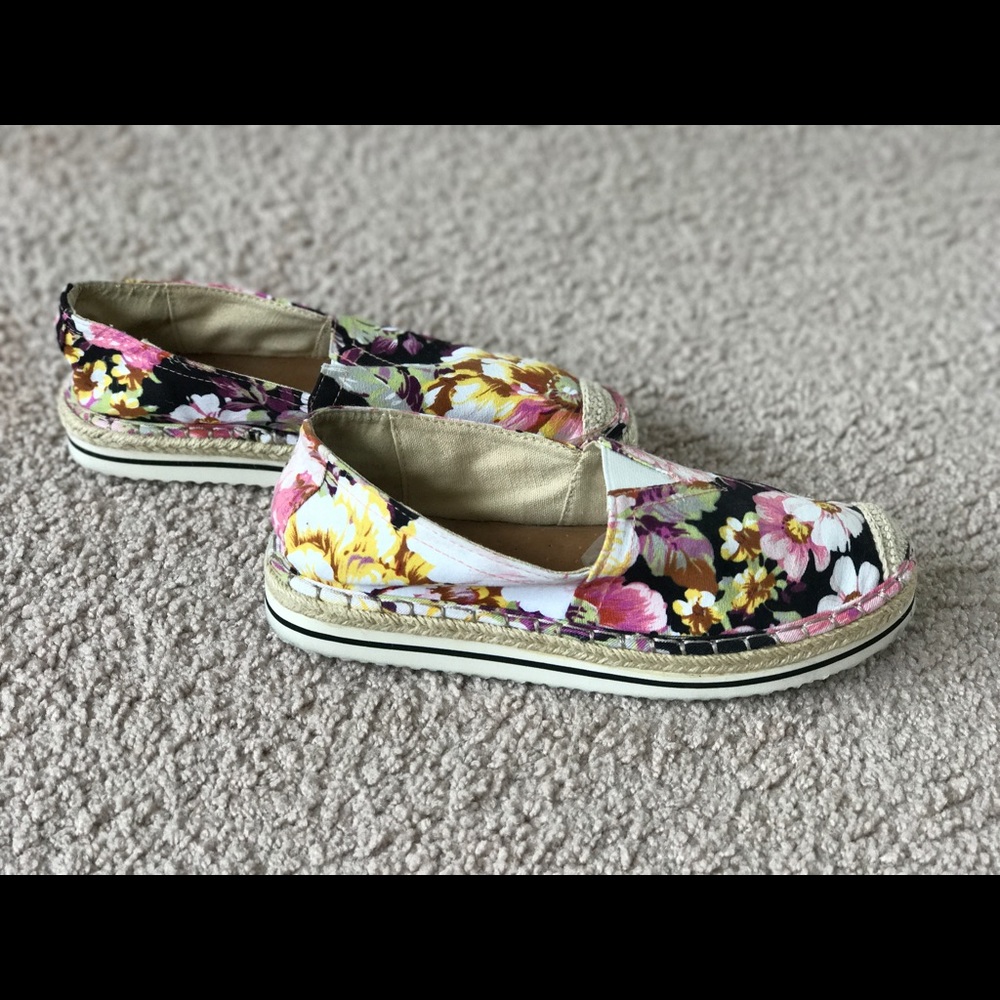 Steve Madden canvas shoes