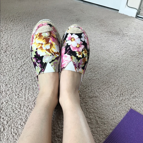 Steve Madden canvas shoes - Picture 2 of 2