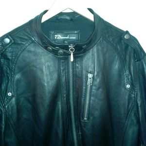 Awesome Leather Jacket *FREE GLOVES*