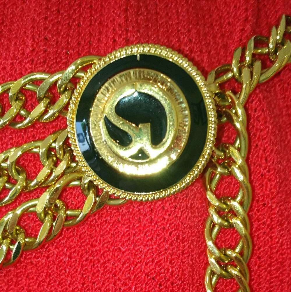 ST. JOHN GOLD CHAIN BELT. - Picture 2 of 3