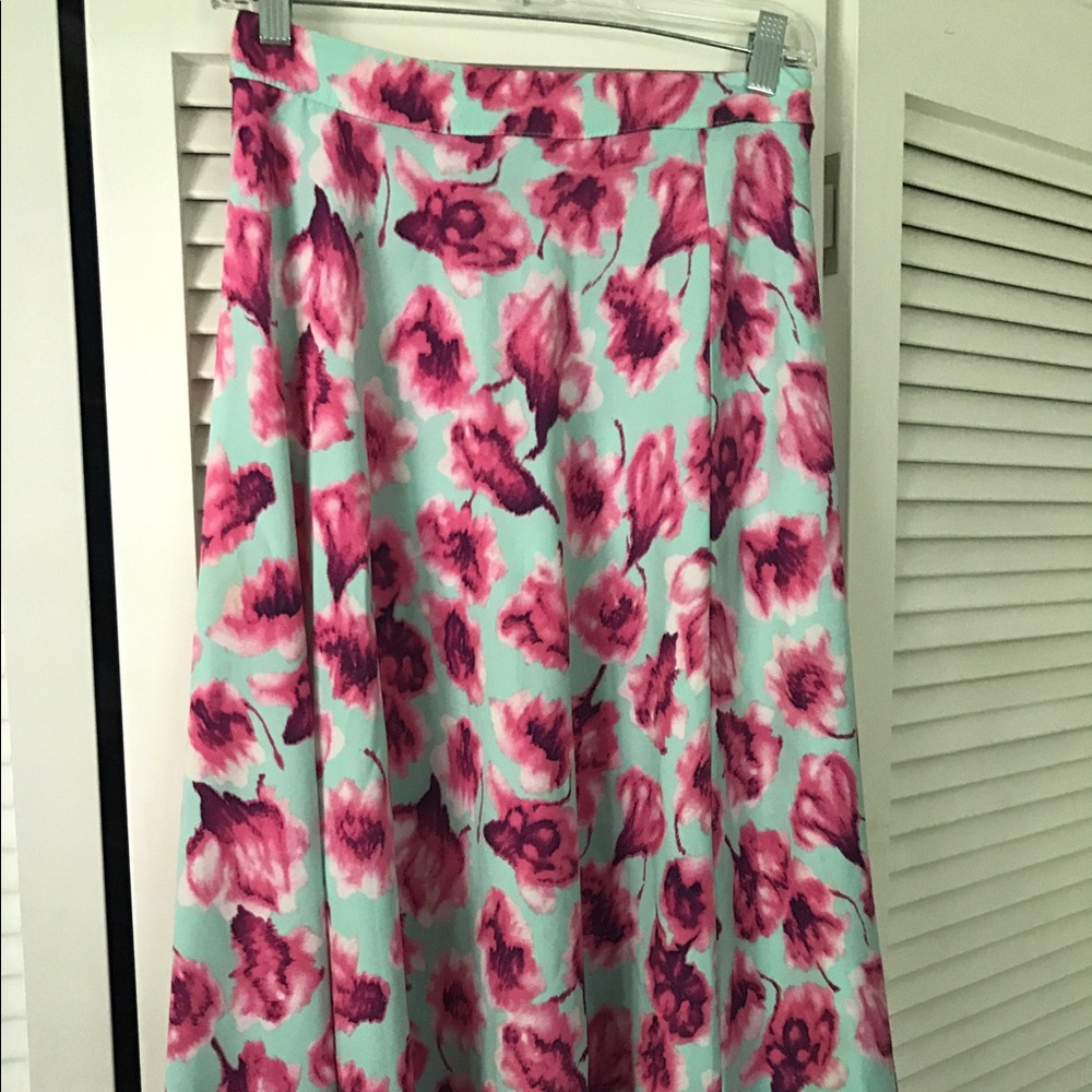 Floral Tea-length spring skirt