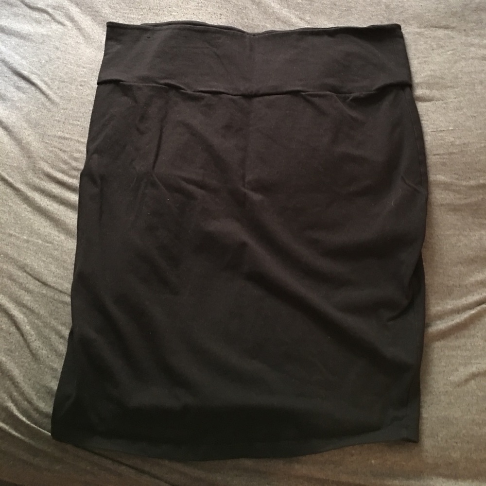 Cloth black pencil skirt