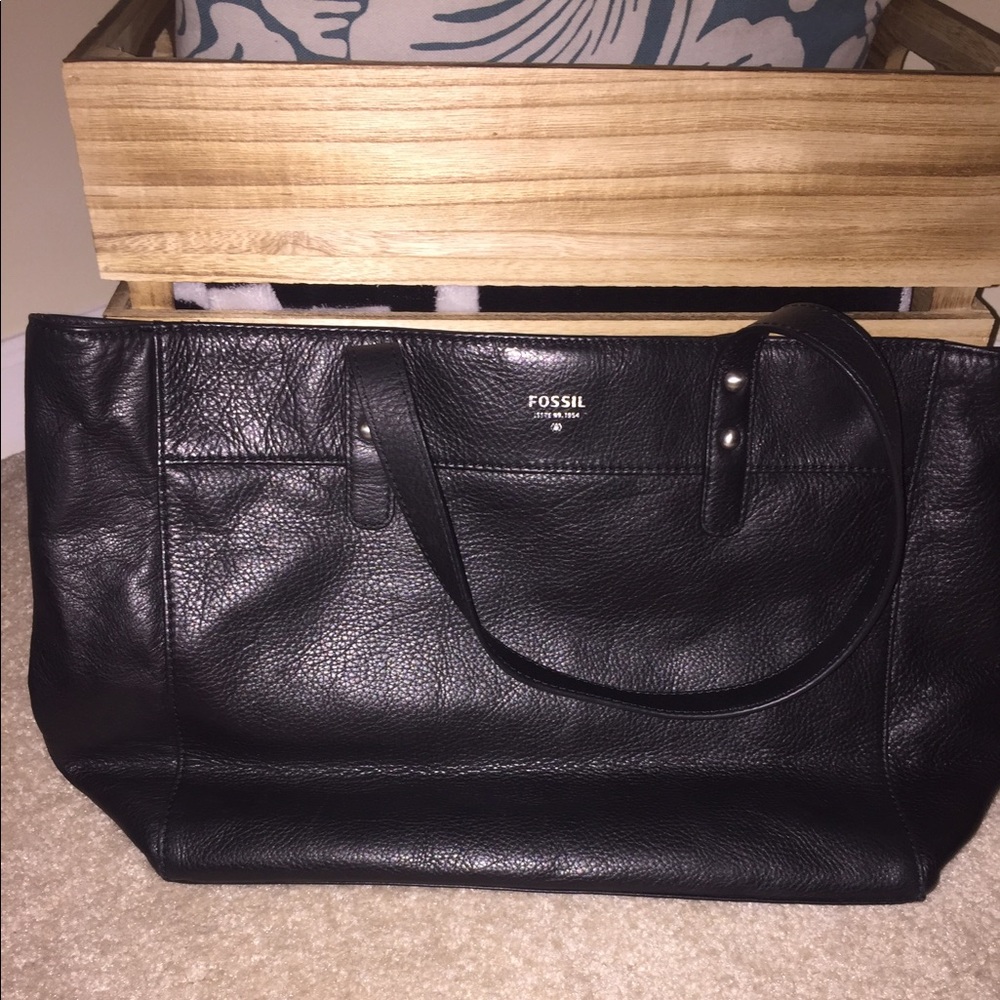 Women's Black Fossil Leather Bag