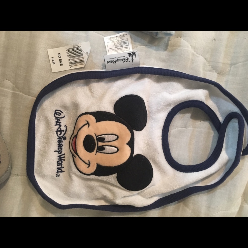 NWT Disney bib