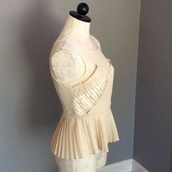 Pins & Needles Pleated Heartshape Top - Picture 2 of 6