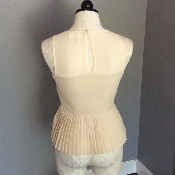 Pins & Needles Pleated Heartshape Top - Picture 3 of 6