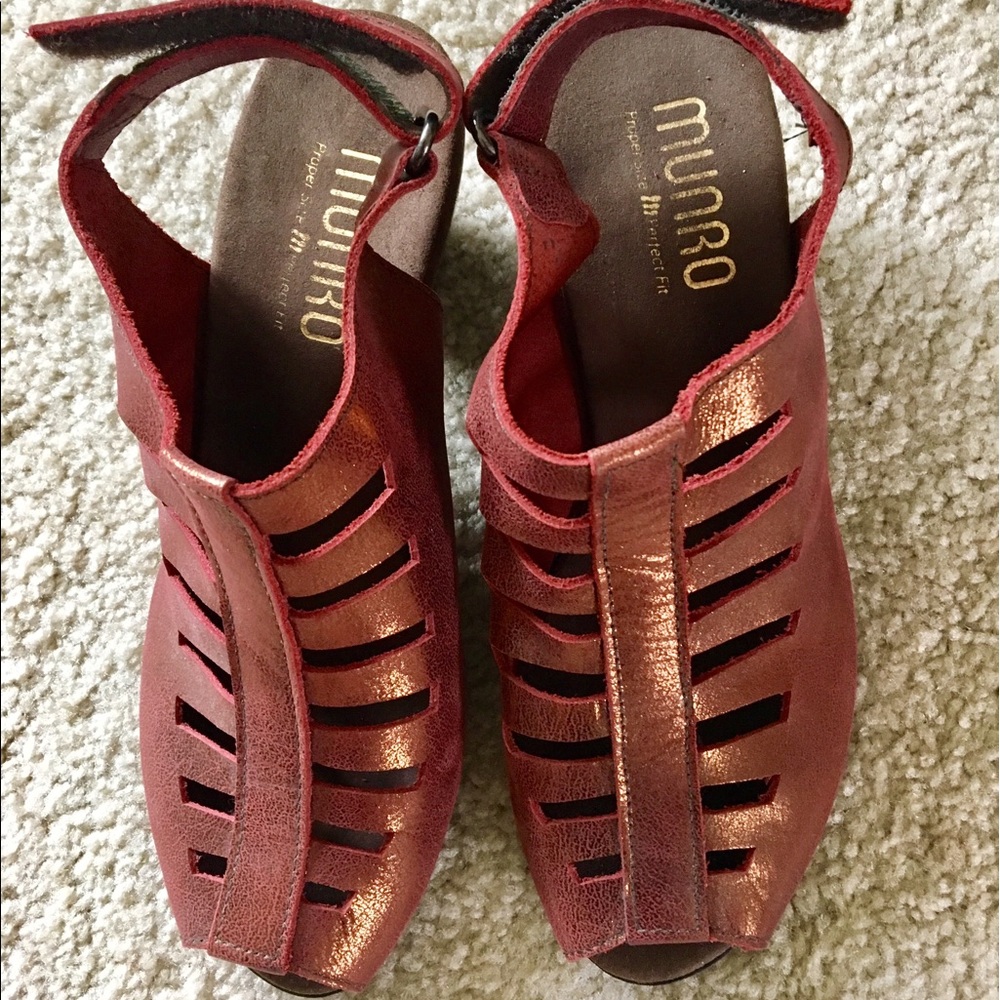 Slingback Sandal, peeptoe & stacked heel, Size 7