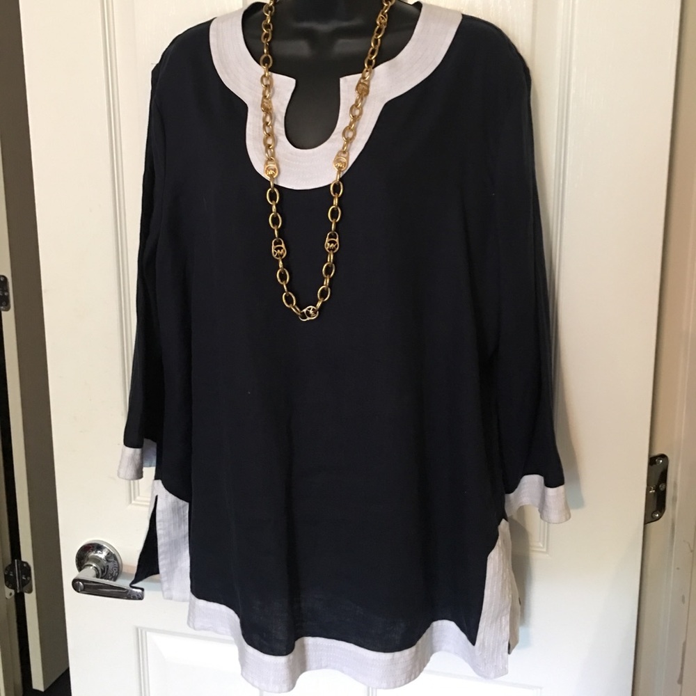 SOLD🌷Navy-White Tunic