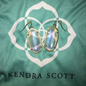 Elle Kendra Scott earrings