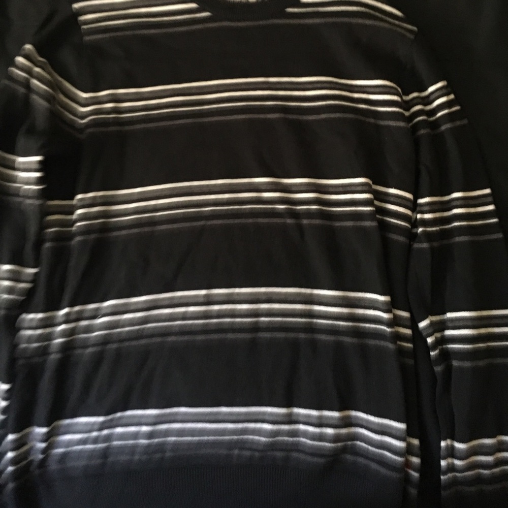 Quicksilver Sweater - Picture 3 of 3