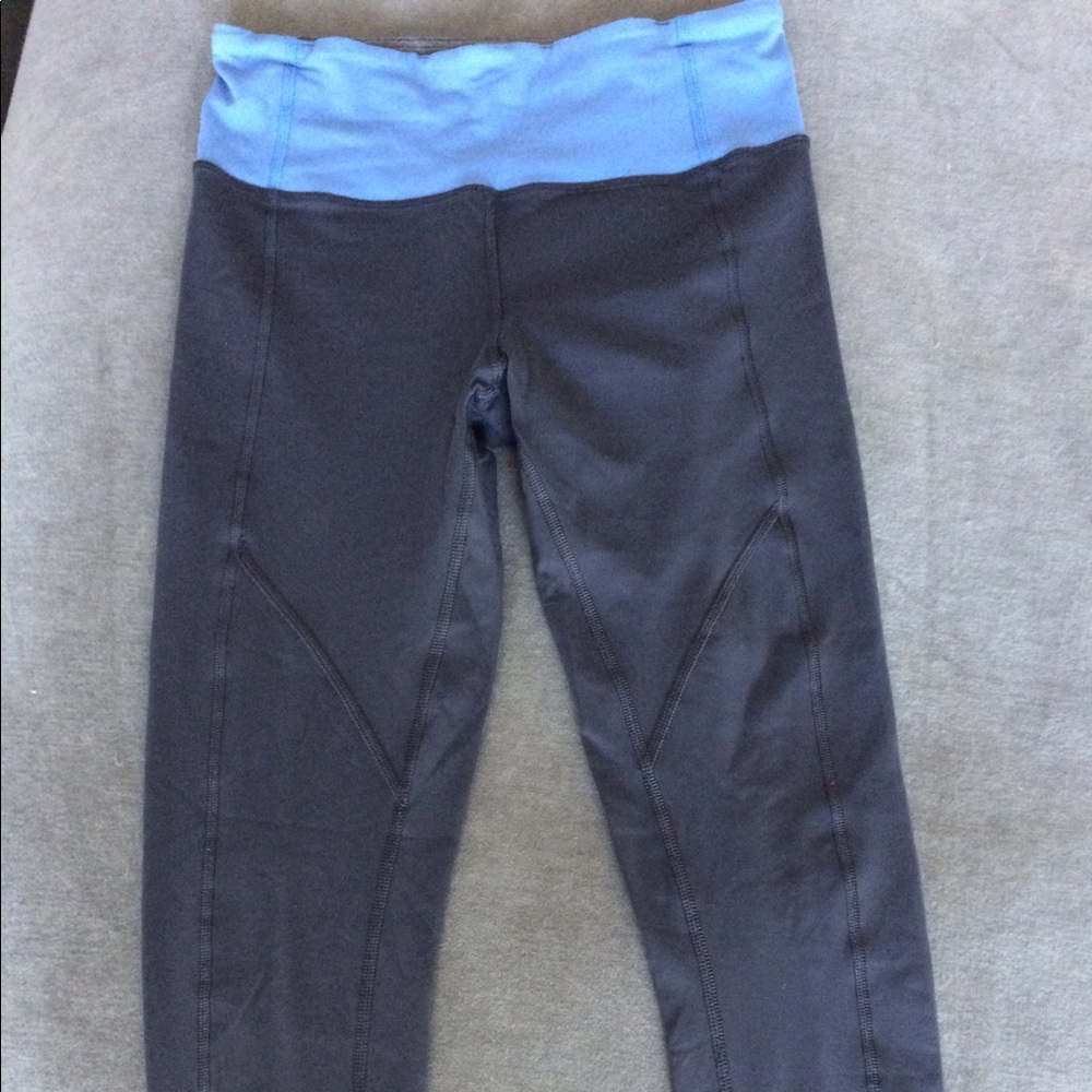 Lululemon cropped leggings RARE