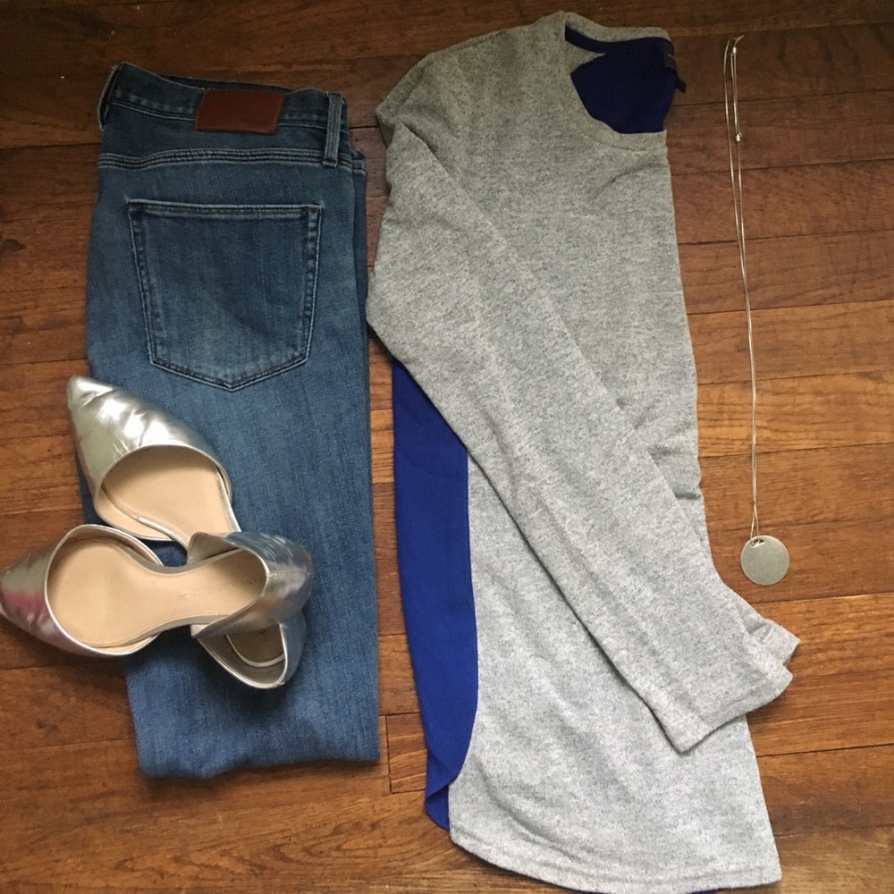 Loose fit great and blue long sleeve top