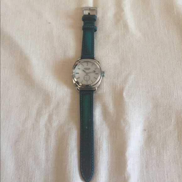 Timeless Coach Watch! - Picture 3 of 5