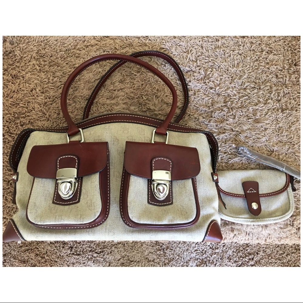Vintage Dooney & Bourke hand bag