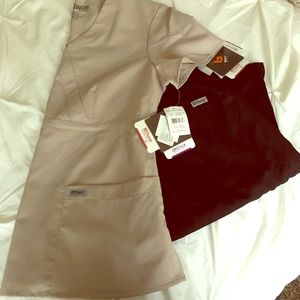 BNWT Barco Grey's Anatomy Khaki scrub top sz Lg