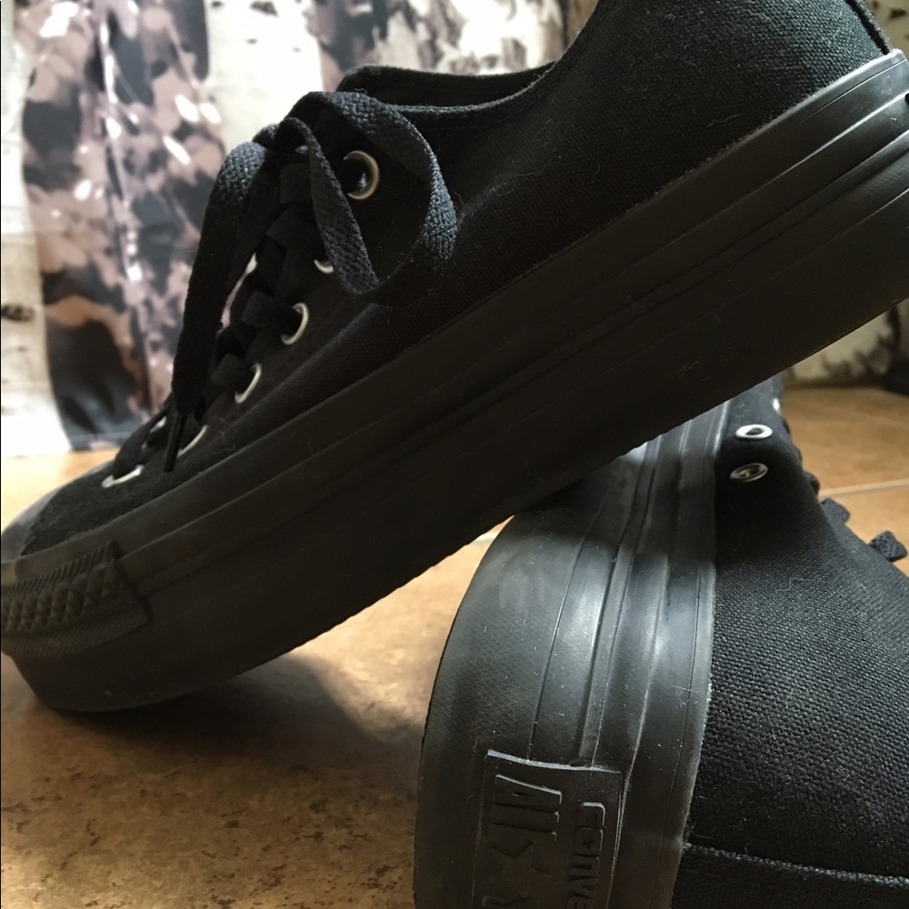 Women's 9 Converse Chuck Taylor Platform