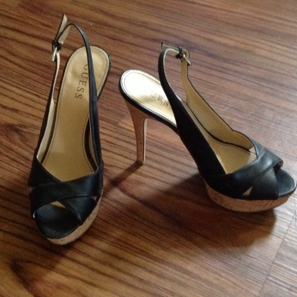 👠👠Guess open Sandal.👣