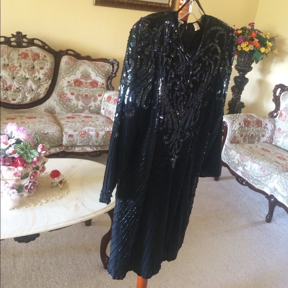 Dress - Picture 2 of 4