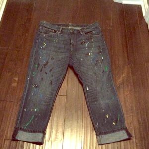 Denim cuffed ankle length jeans.