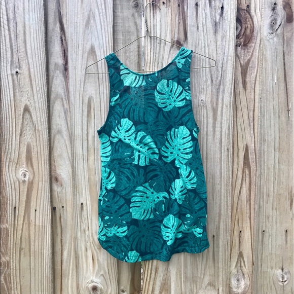 Palm Leaf Print Tank Top - Picture 2 of 3