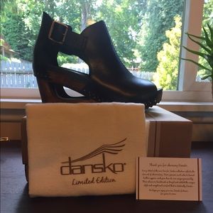 dansko sable wedge