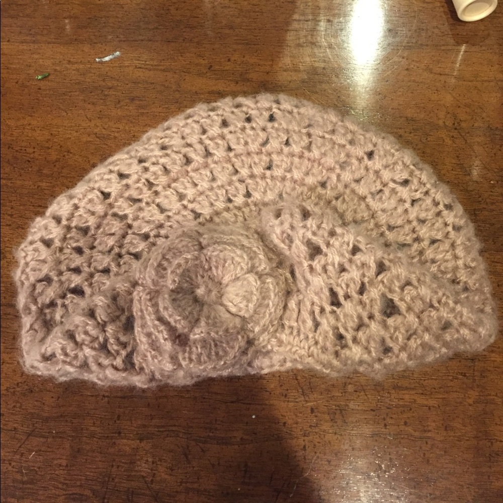 Knit hat with flower