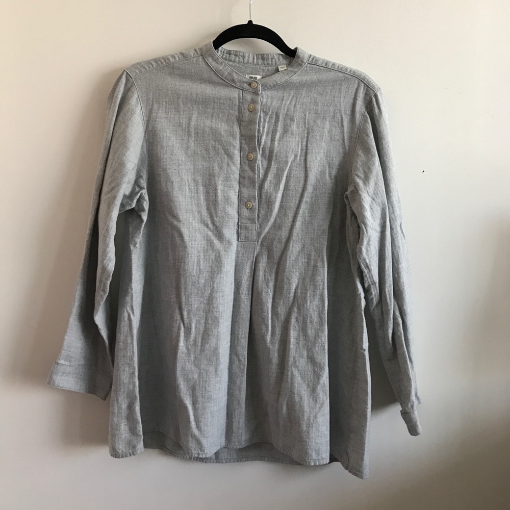 Gray shirt