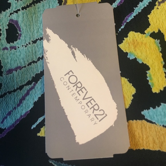 Forever 21 flirty summer blouse - Picture 6 of 7