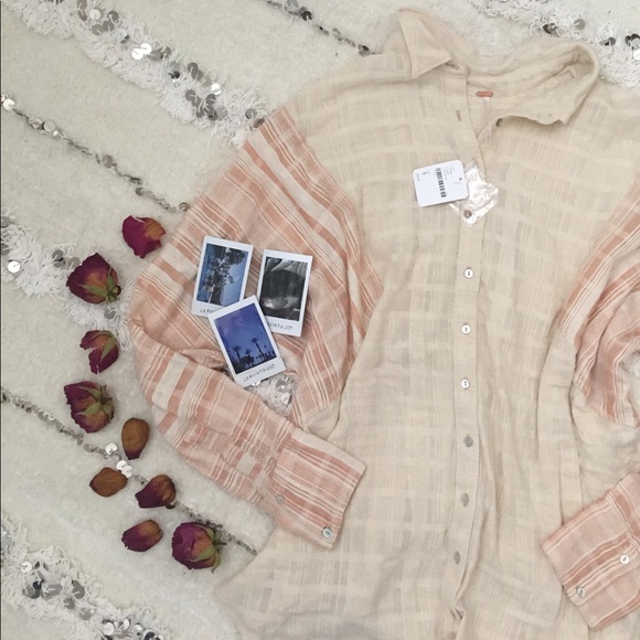 • Free People • Oversized Peach Cream Button Top • - Picture 6 of 6