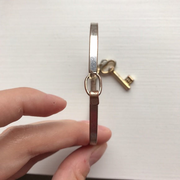 Brassy bronze key charm bangle buckle bracelet - Picture 3 of 5