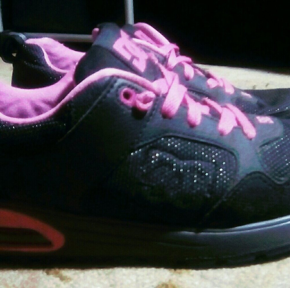 Black and pink DCs