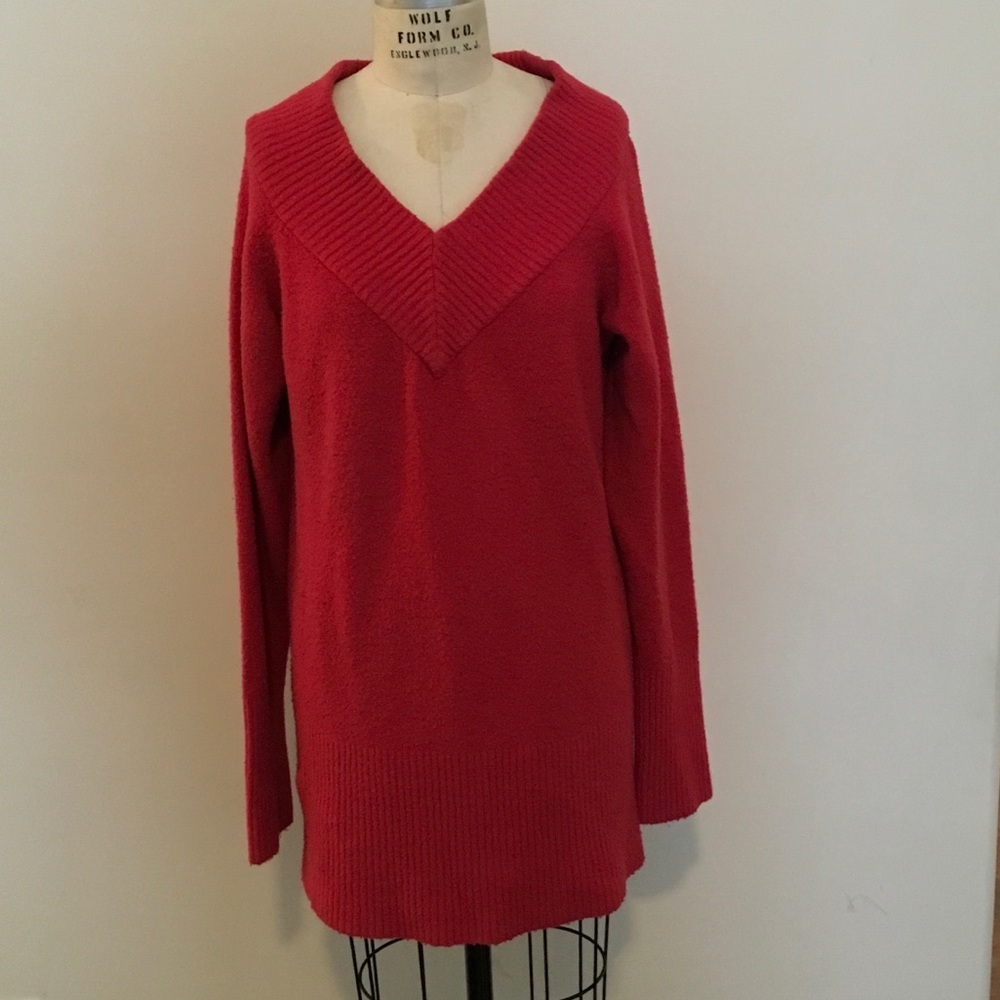 XXXL V neck tunic sweater with wide trim.