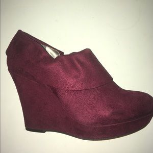 Suede Maroon Zip-up Wedges!