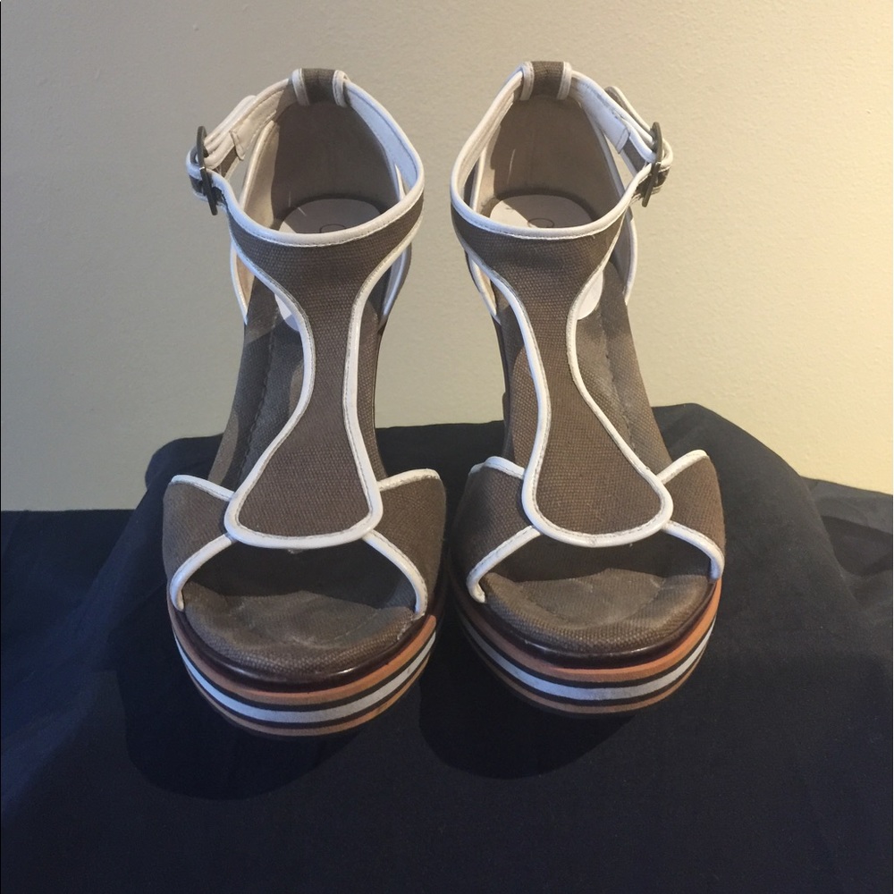 Coach Wedge Sandals - Picture 3 of 8