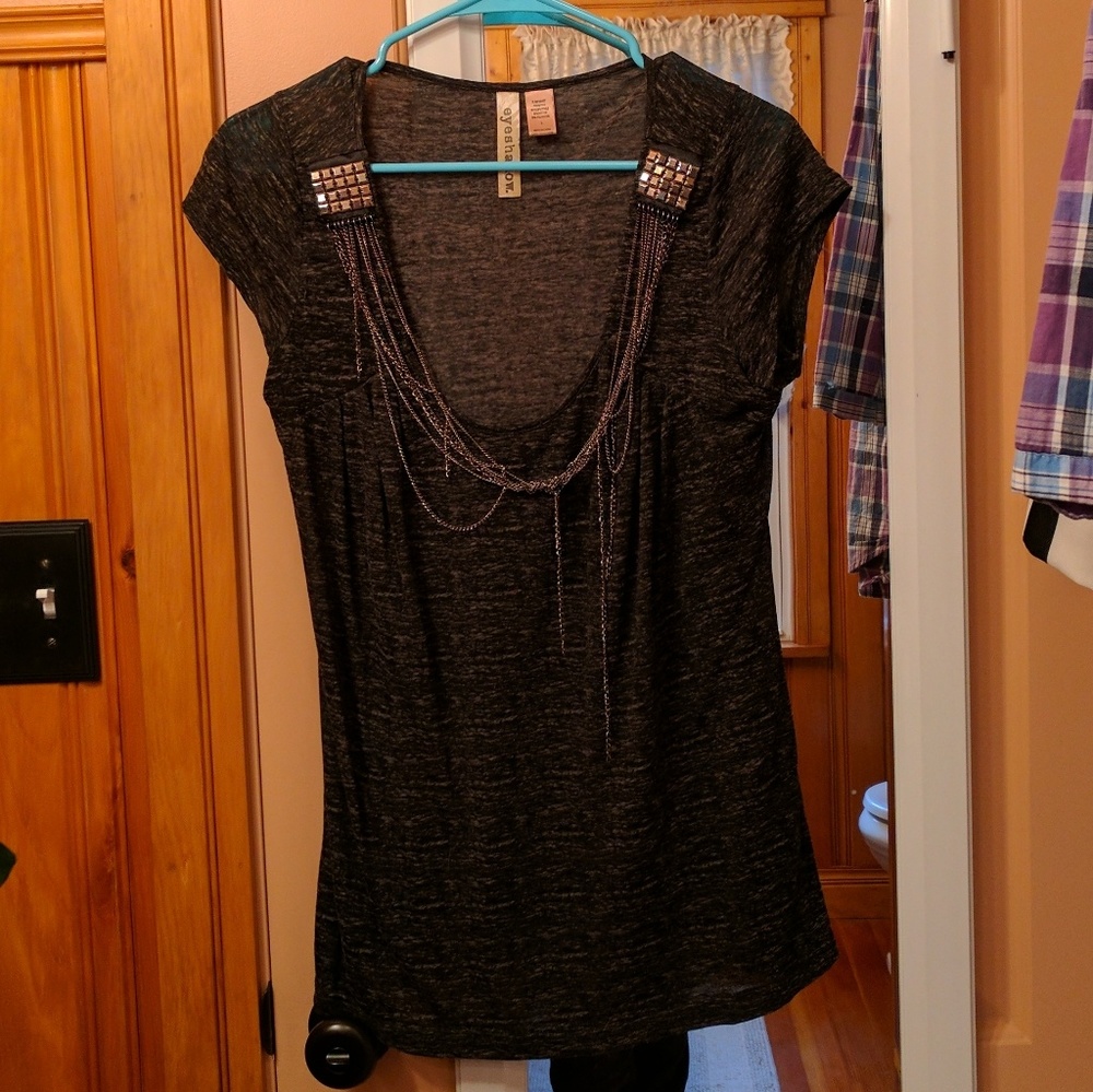 4/$20 Punk black tee with chains