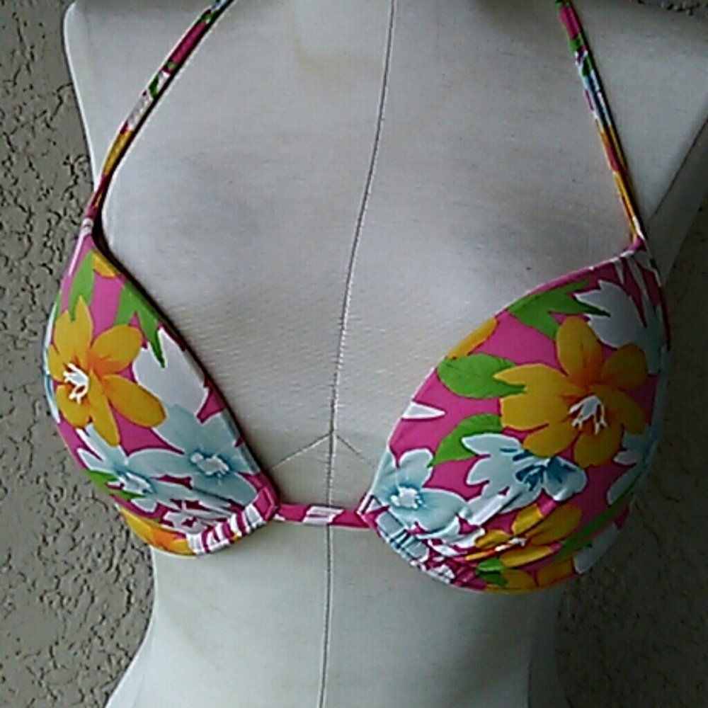 Hollister swimsuit top size aM