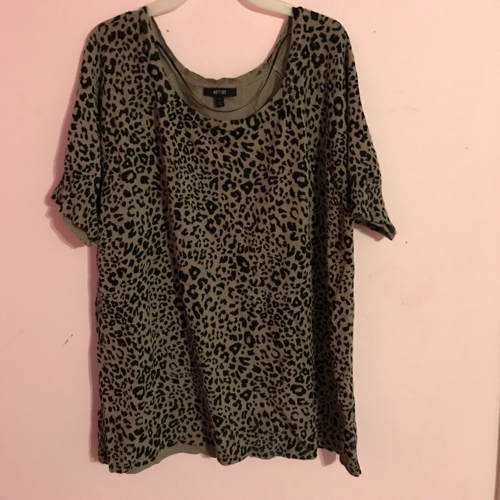 Leopard print t shirt