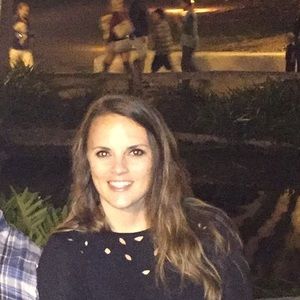 Meet your Posher, Lauren