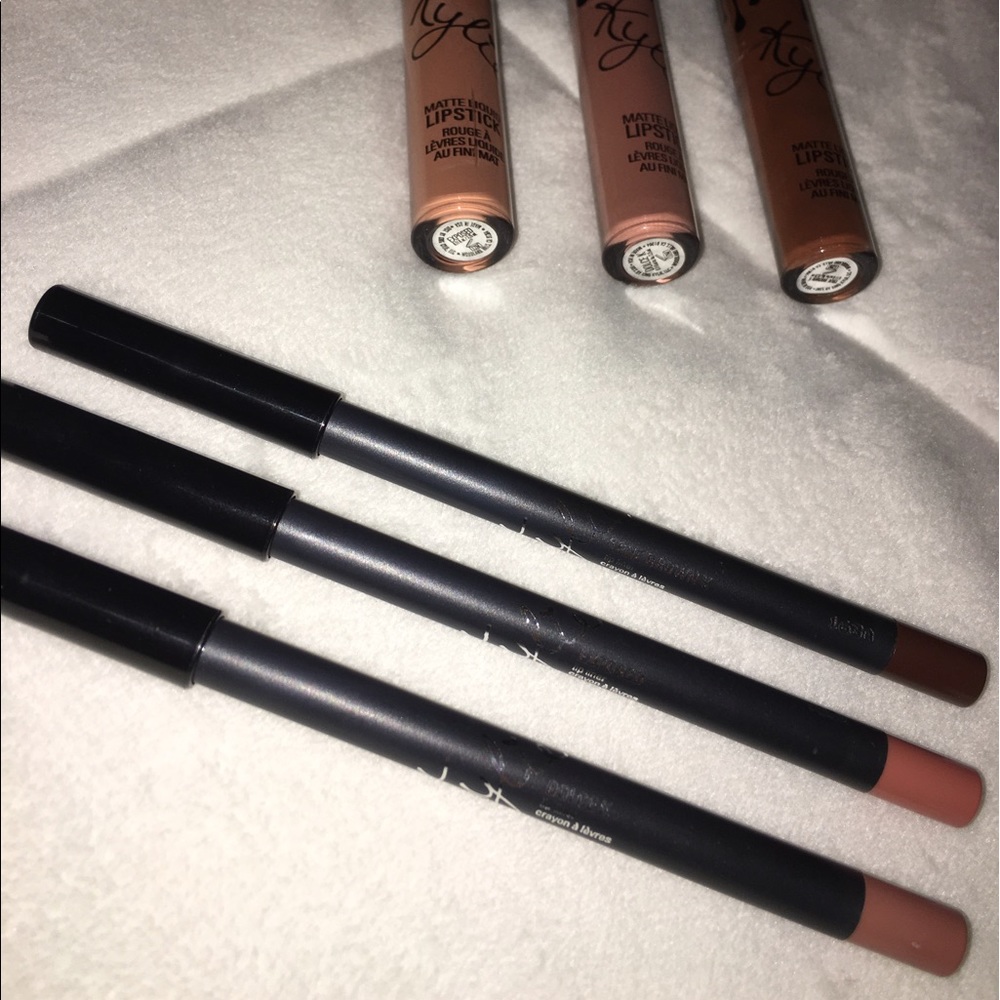 Kylie Lip Liner (SOLD OUT)