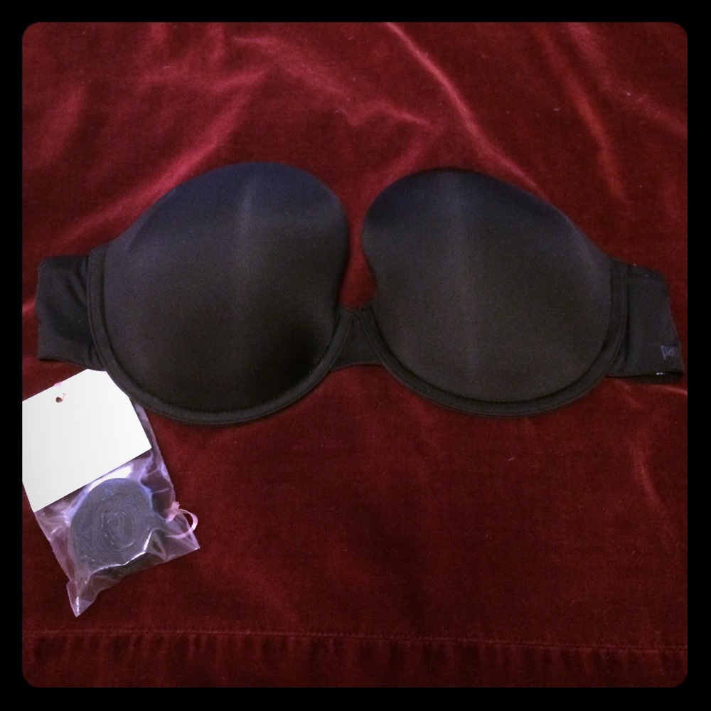 Brand new strapless black bra size 28FF