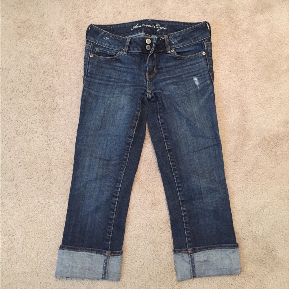 American Eagle capri pants.
