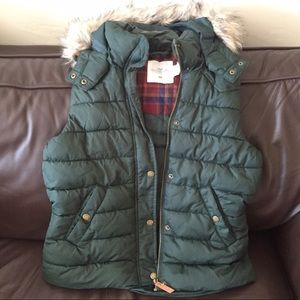 H&M Forest Green Puffer Vest