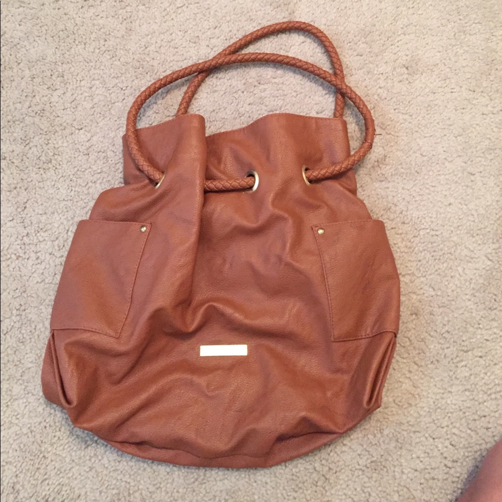 Light brown purse.