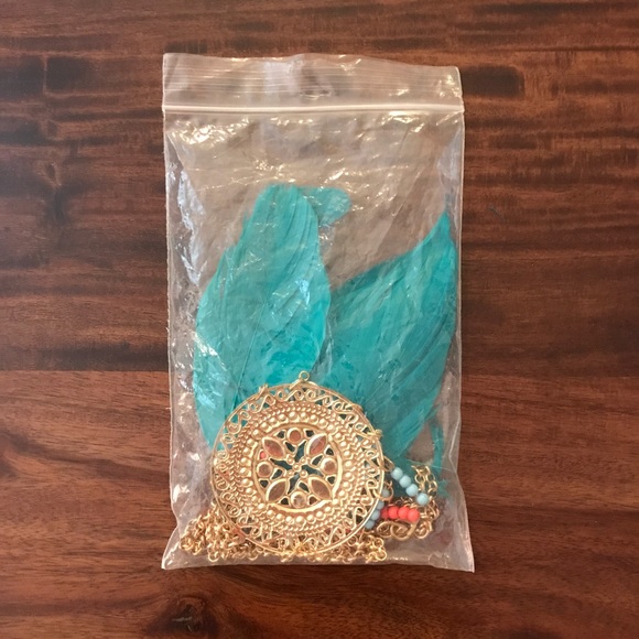 Gold & turquoise feather dreamcatcher necklace - Picture 2 of 7