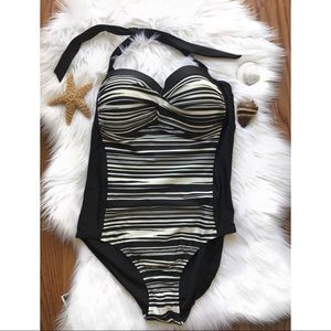 One-Piece Bathing suit 👙🌴☀️